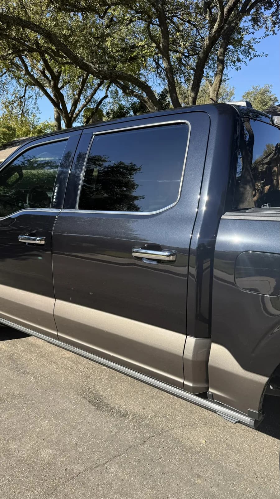 Ford pickup reflections photographed by JX Auto Lab