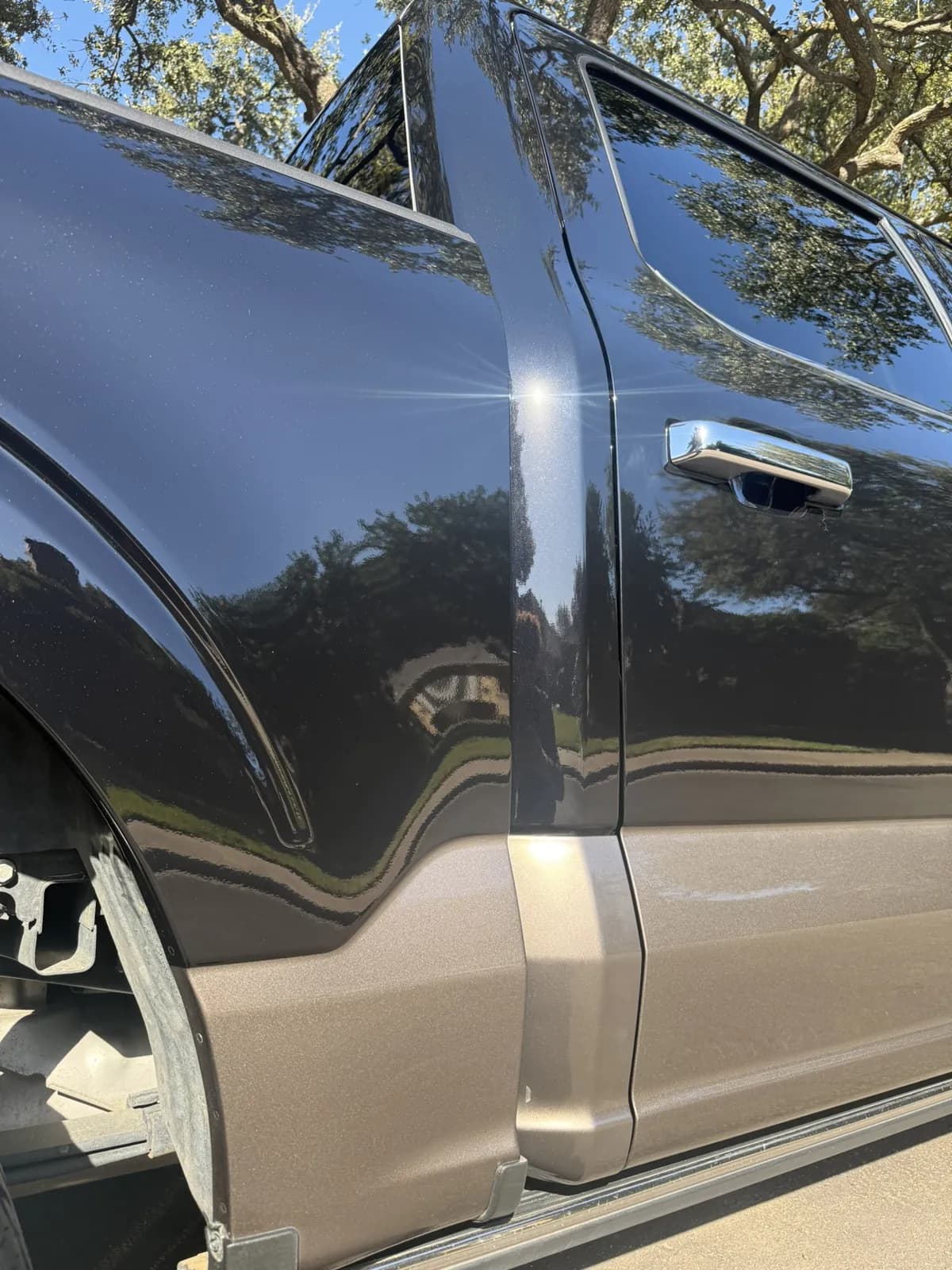 Ford pickup reflections photographed by JX Auto Lab