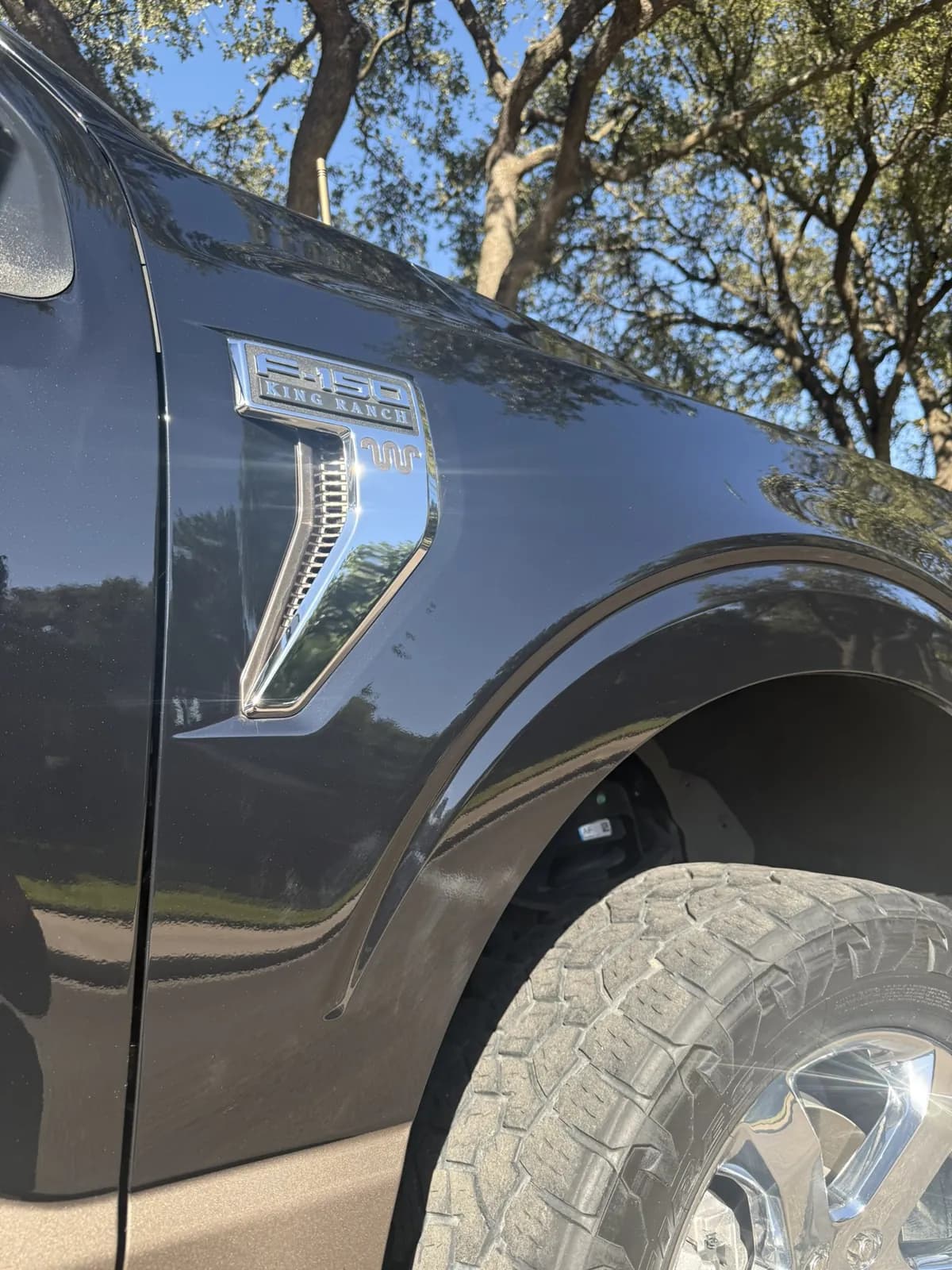 Ford pickup reflections photographed by JX Auto Lab