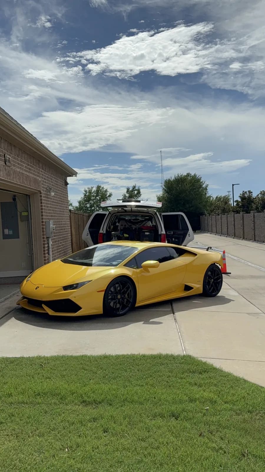 Lamborghini Huracan photographed by JX Auto Lab