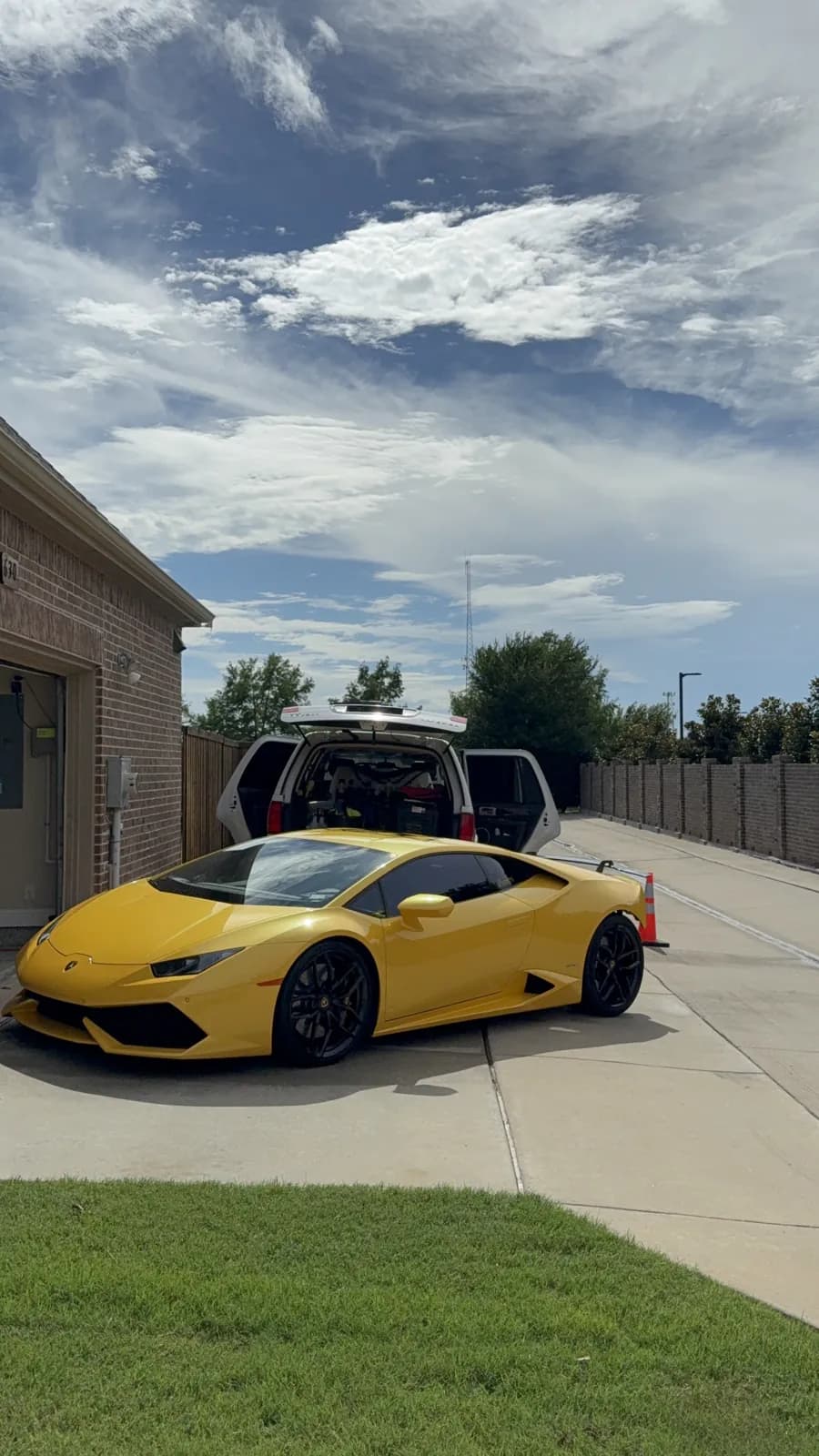 Lamborghini Huracan photographed by JX Auto Lab