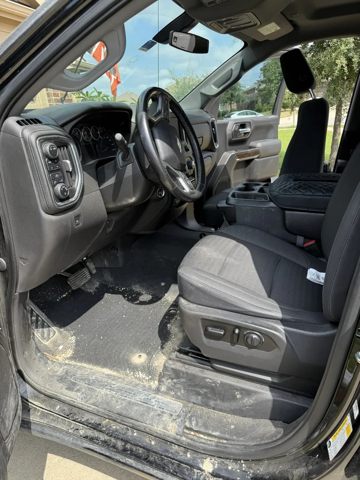 Truck cabin photographed by JX Auto Lab
