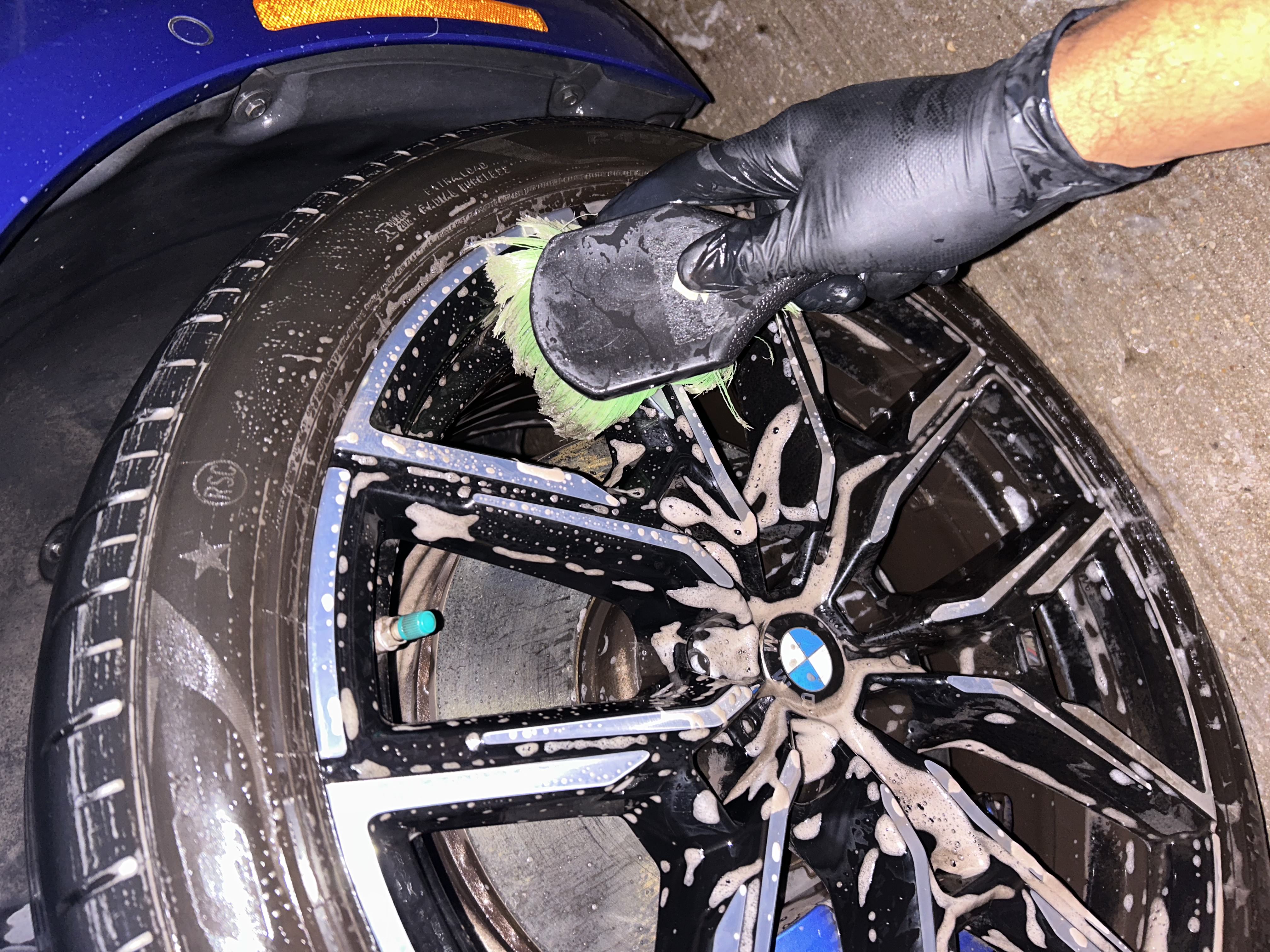 BMW Wheel Cleaning Process