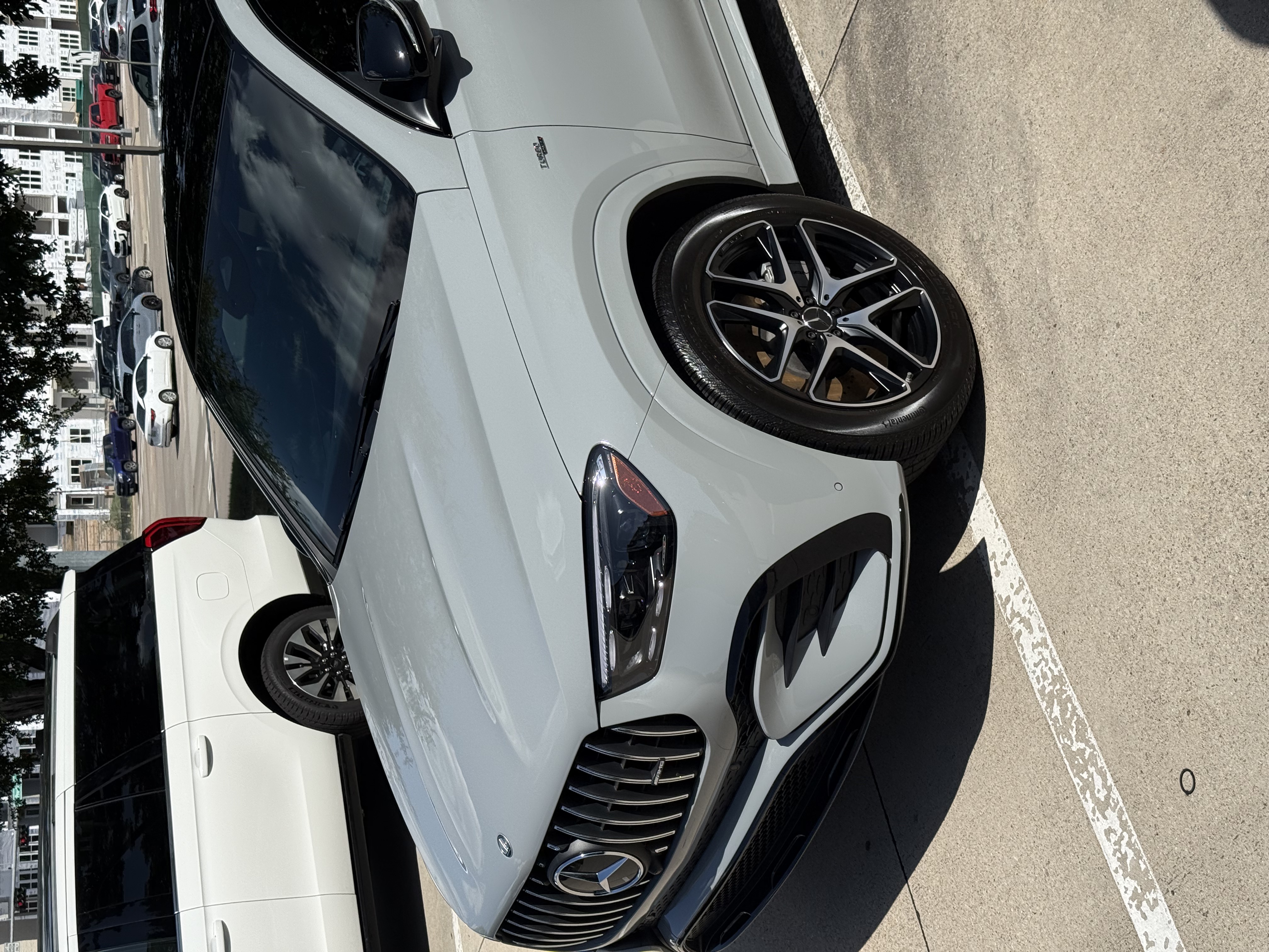 Mercedes SUV Exterior Detail